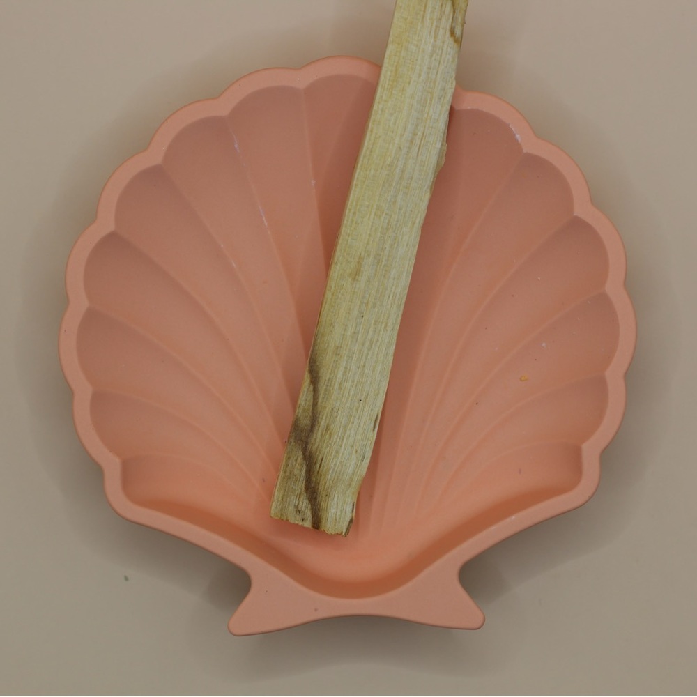 Baby orange 🍊 seashell trinket tray made out of jesmonite